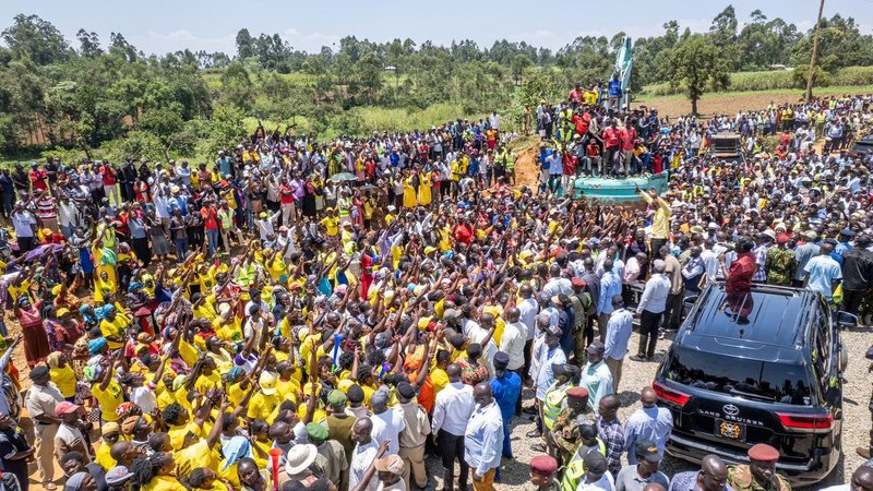 President William Ruto address a roadside rally during his tour of Western Kenya today.