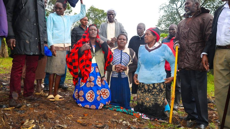 Some of the local women who joined Kipsigis Myoot elders knelt in prayer to ask for peace and unity and also protect the Kalenjin community from such disasters in future.