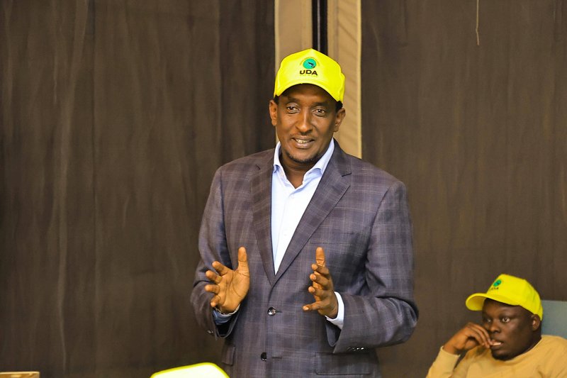 Narok Governor Patrick Ole Ntutu who attempted to broker a truce so that allies of late MP Johana Ngeno can back one candidate failed. Ntutu has now left the electorates to choose whom they want.